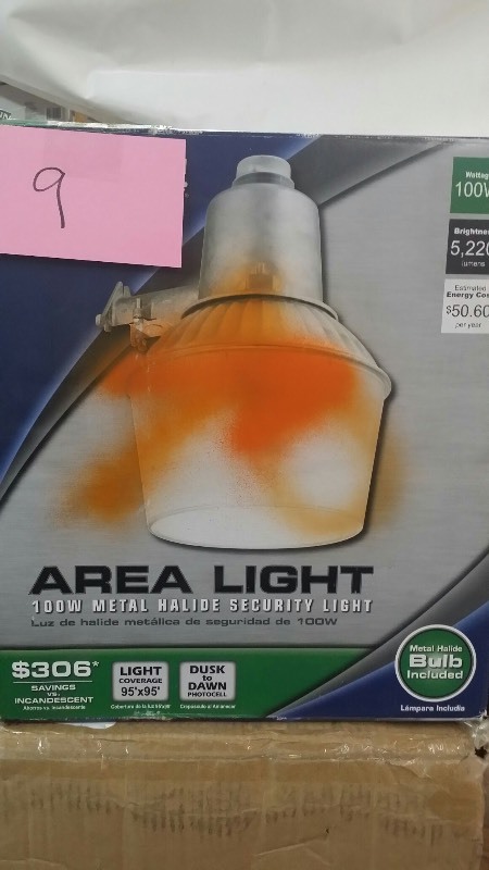 lot 9 image: Area Light