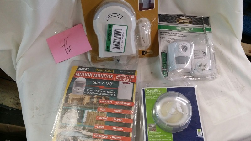 lot 46 image: Fluorescent Lampholder Kit  Wireless Doorbell Strobe Kit  Motion Monitor