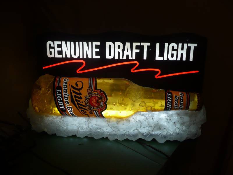 lot 6 image: Vintage Genuine Draft Light Bar LightSign - Very Good Condition, Works Great - Approx 34wide 21high