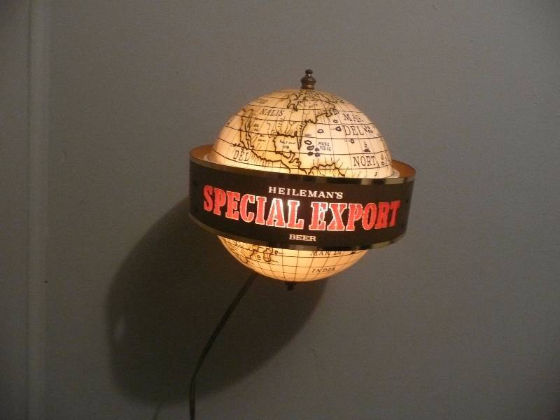 lot 7 image: 1970s Special Export (Motion Globe) Bar Light - Very Good Condition - Works Great - Approx 10high 9wide 11deep