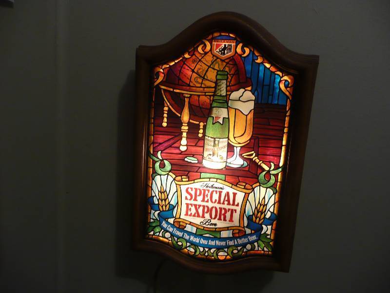 lot 9 image: 1979 Special Export Beer Light - Very Good Condition - Works Great