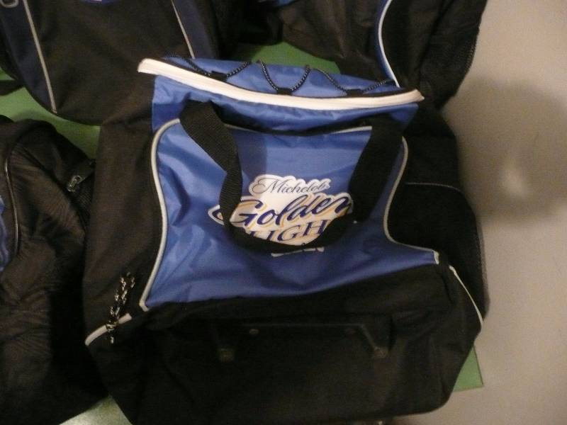 lot 15 image: Beer Cooler & Backpack Group - See Pictures