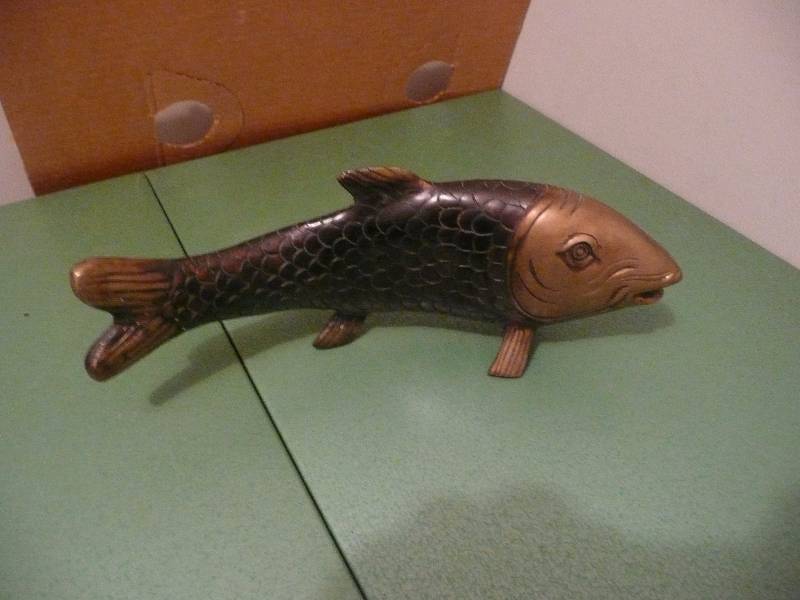lot 32 image: Vintage Heavy Brass Fish Display - See Pictures - Approx