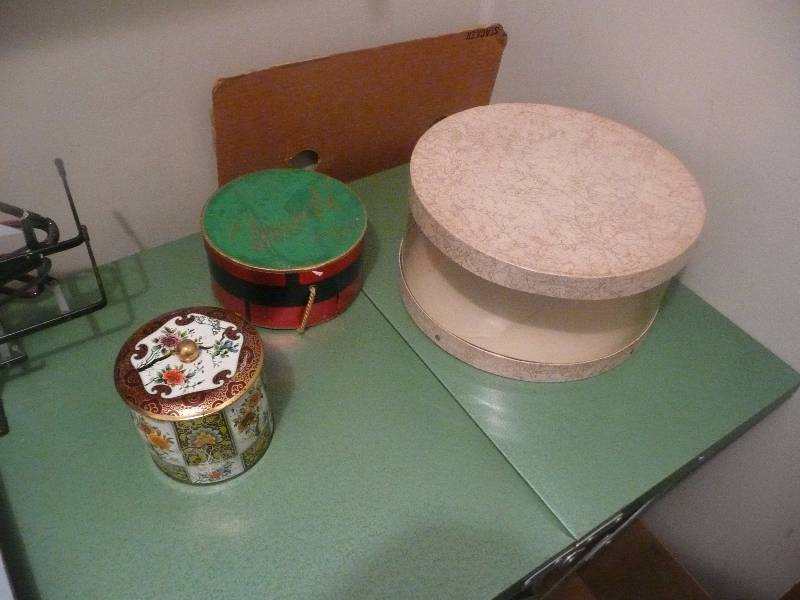 lot 41 image: Miscellaneous Old Time Items - See Pictures