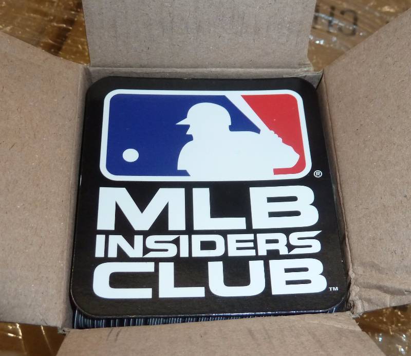 Case of 1,000 MLB magnets about 3-12 square
