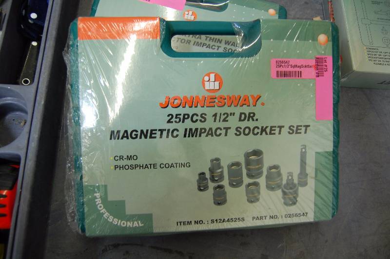 25Pc 12Drive SAE  Metric 6Pt Magnetic Impact Socket Set