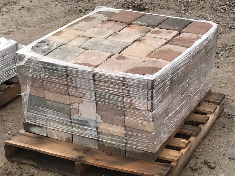 lot 12 image: Pallet Of Paver Stones