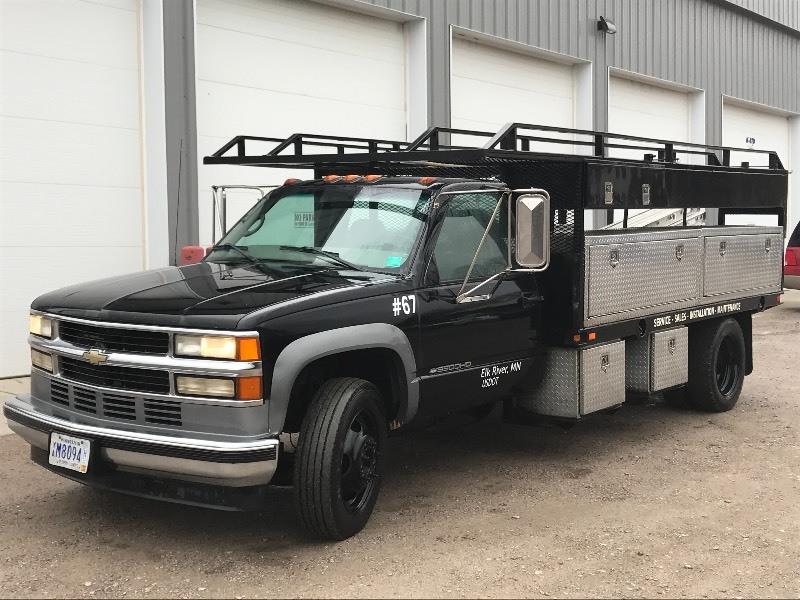 lot 1 image: 2000 Chevrolet LS 3500HD