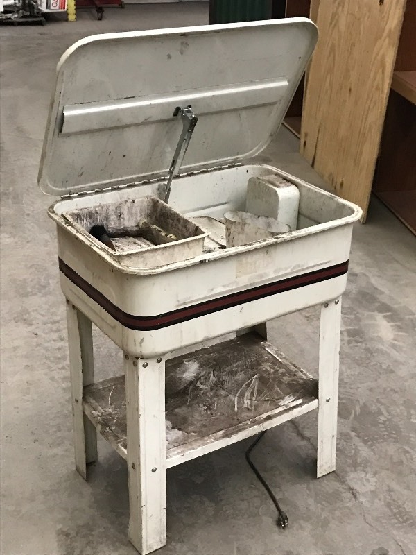 lot 23 image: 20-Gallon Parts Washer