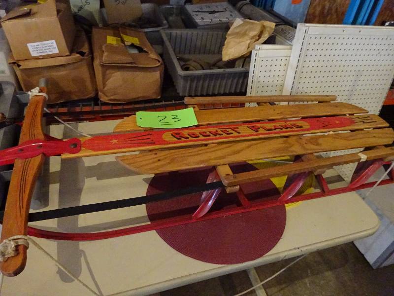 lot 23 image: Sled
