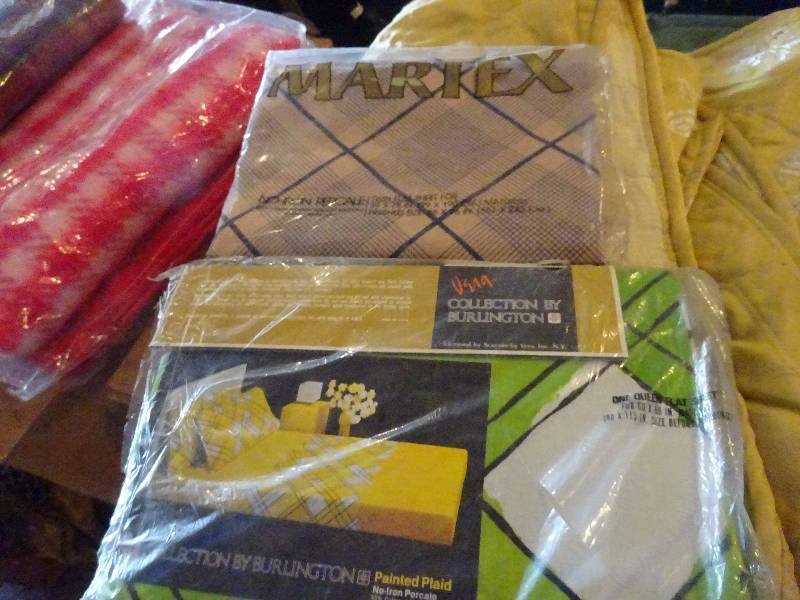 lot 38 image: Lot of Blankets, Bedding