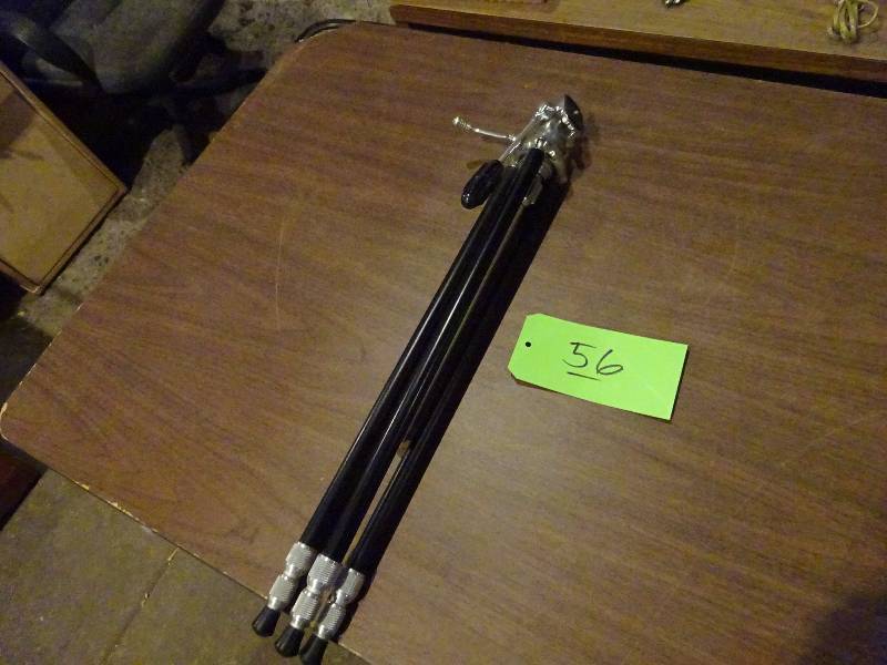 lot 56 image: Hollywood Jr Tripod