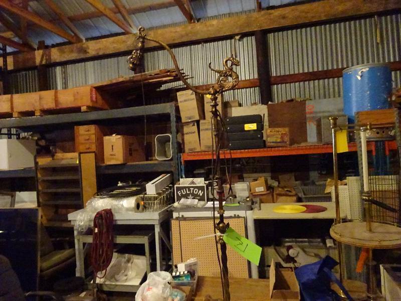 lot 71 image: Beautiful Antique Floor Lamp