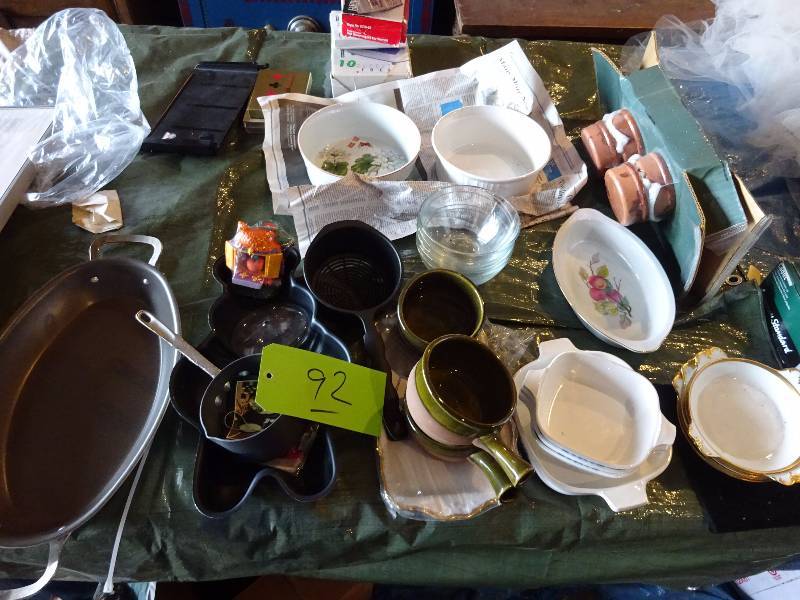 lot 92 image: Dishes