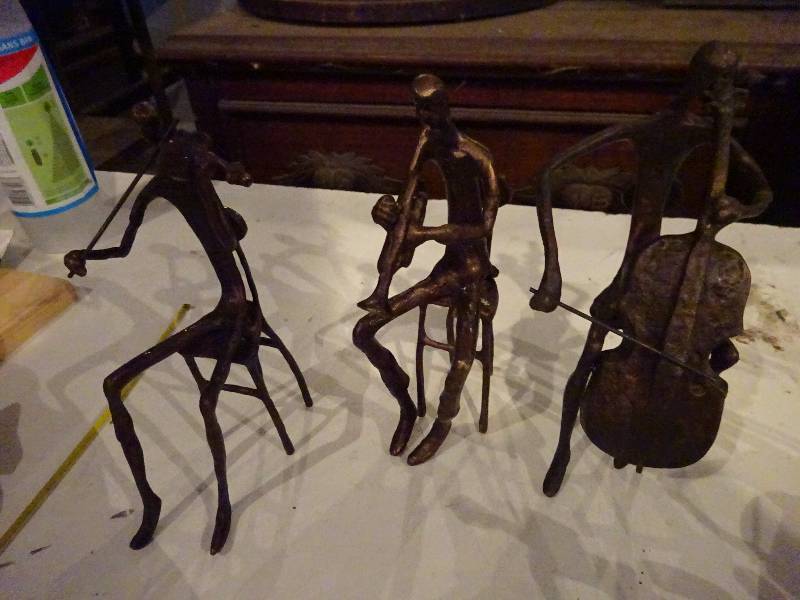 lot 99 image: 3 Piece