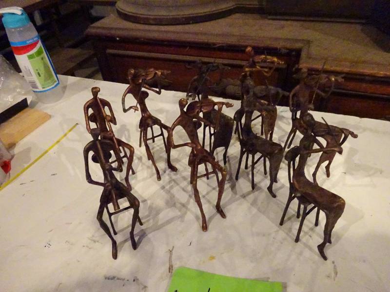 lot 100 image: 7 Violinsists, 2 Horn Players