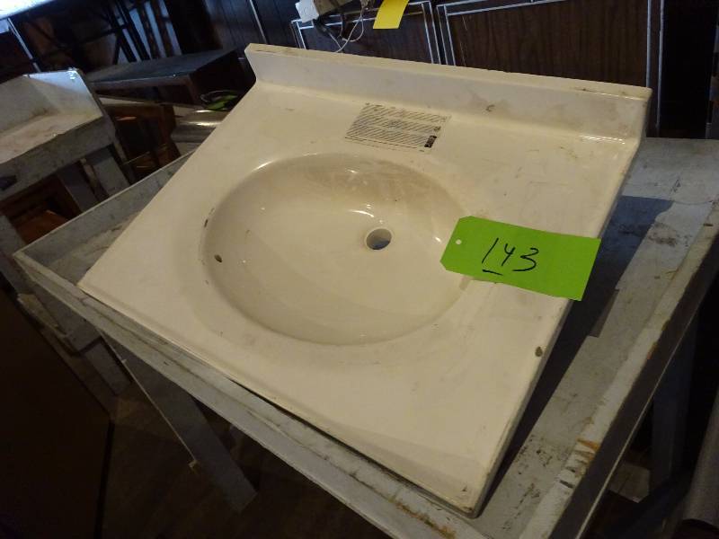lot 143 image: Sink