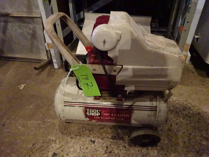lot 147 image: 2hp Compressor