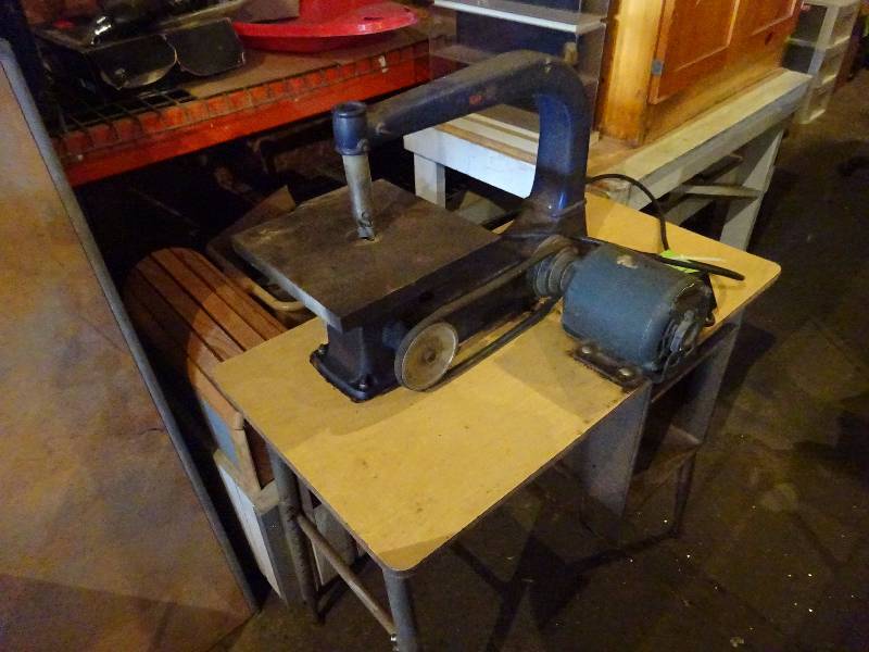 lot 152 image: Jig Saw