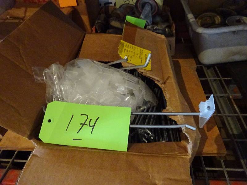 lot 174 image: Case of Hooks wlabel Ends