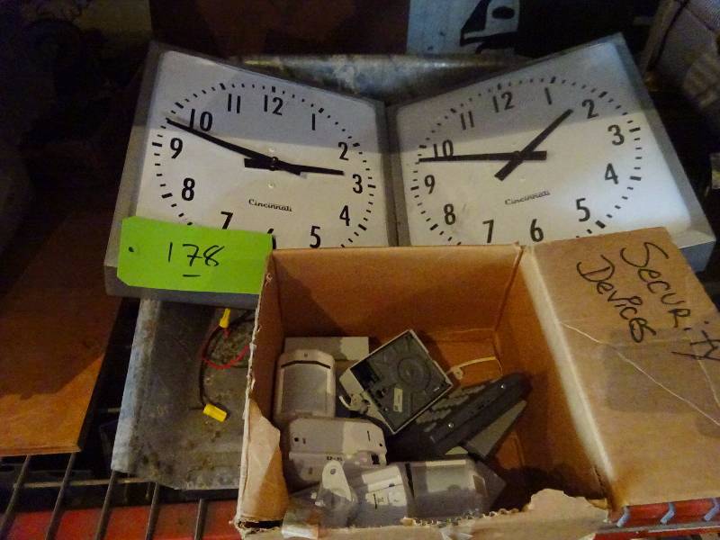 lot 178 image: ClocksSecurity Devices