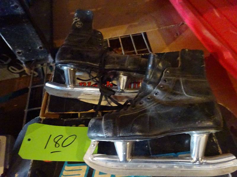 lot 180 image: Vintage Bauer Skates, Sled