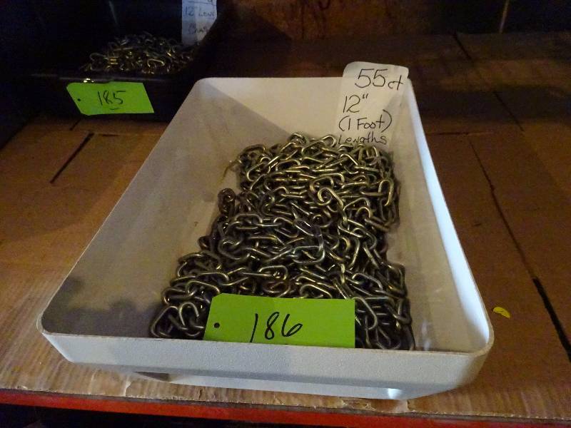 lot 186 image: 55 12 Pieces of Chain