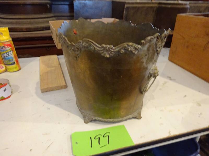 lot 199 image: Large Brass Pail