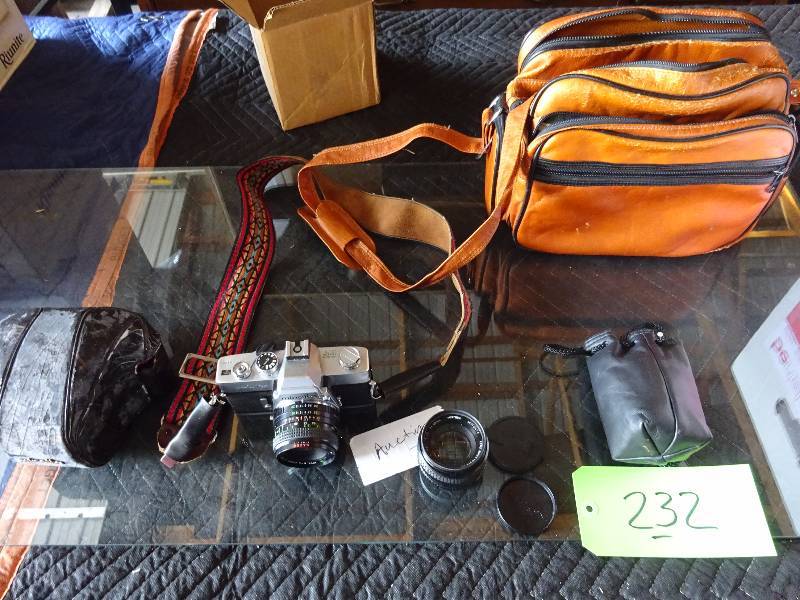 lot 232 image: Minolta Camera