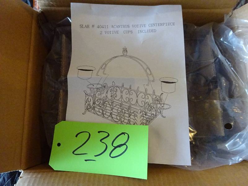 lot 238 image: Votive Centerpiece