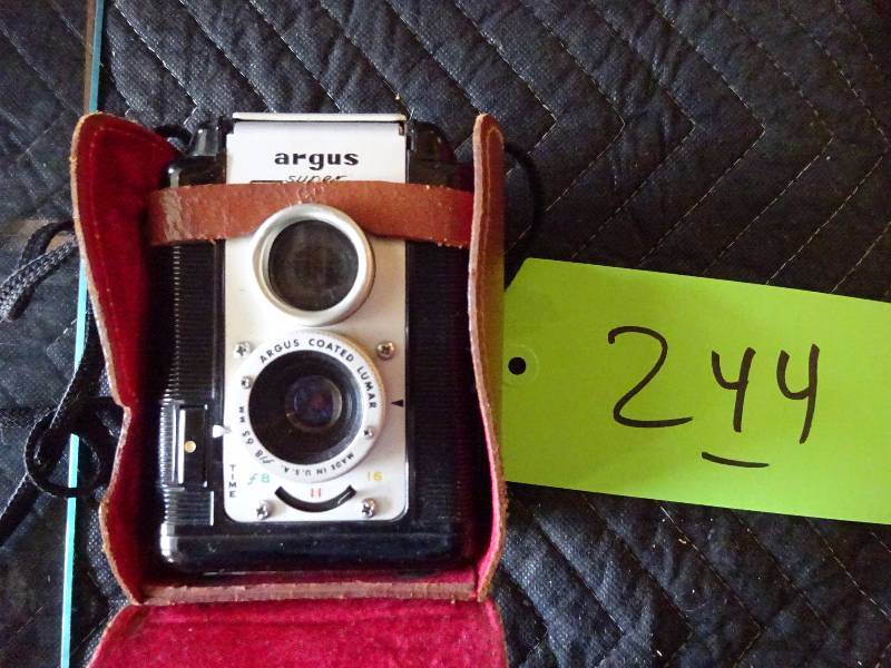 lot 244 image: Argus Super 75