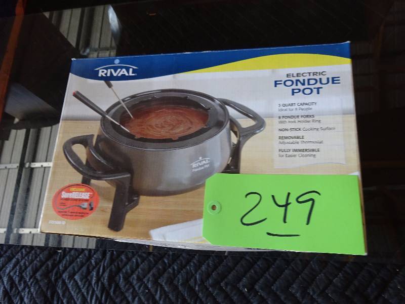 lot 249 image: Fondue