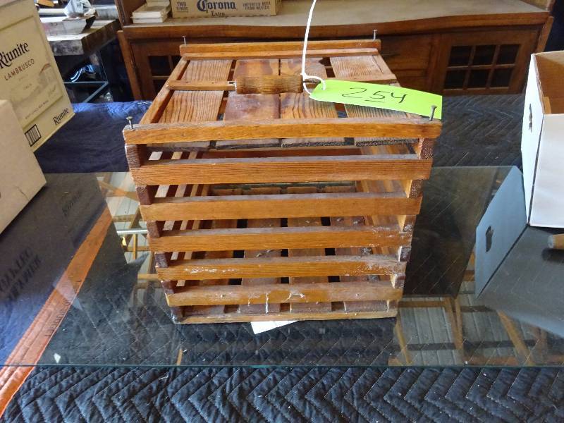 lot 254 image: Egg Crate