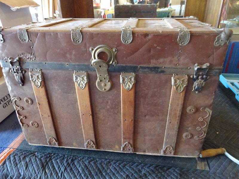 lot 257 image: Antique Steamer Trunk
