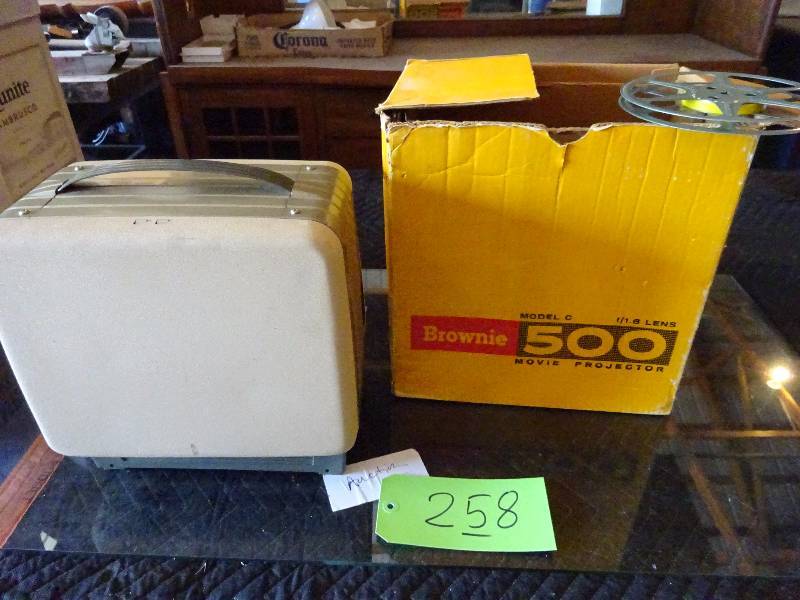 lot 258 image: Brownie 500 Projector