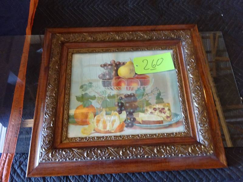 lot 260 image: Antique Frame