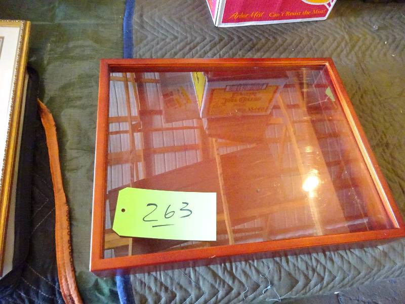 lot 263 image: Wood Case