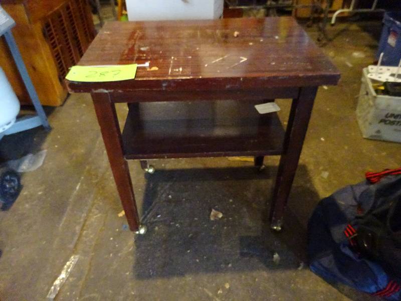 lot 287 image: Table on Wheels