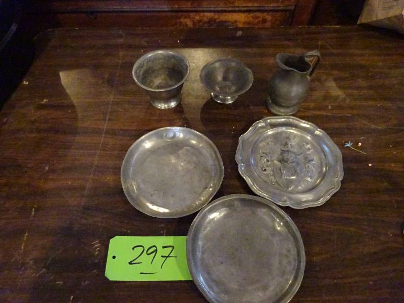 lot 297 image: Pewter Pieces