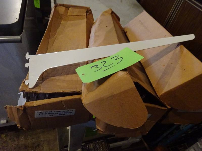 lot 323 image: Lot of 20 Shelf Braces