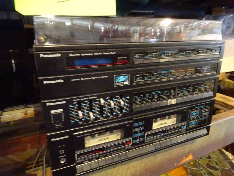 lot 359 image: Stereo