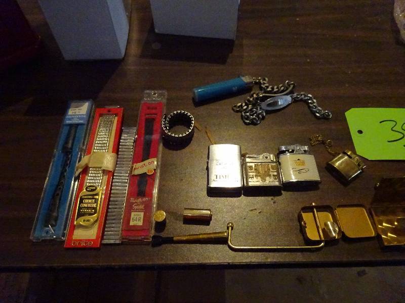 lot 385 image: Old Lighters and Things