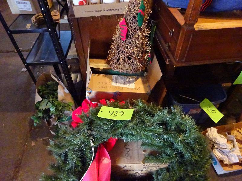 lot 429 image: Xmas Lot