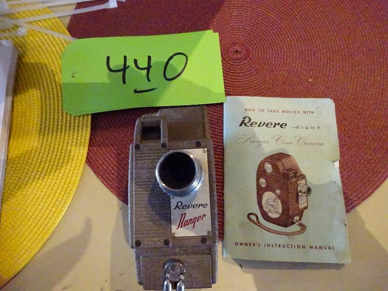 lot 440 image: Revere Ranger 8 Movie Camera