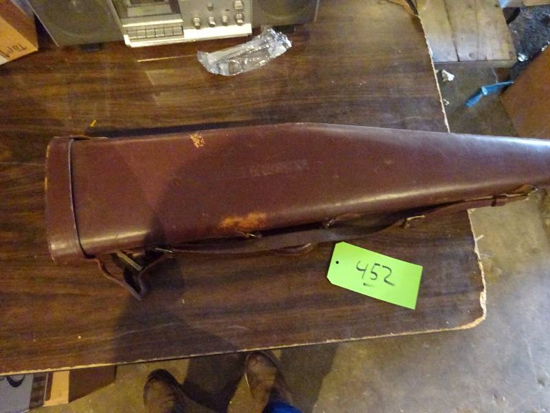 lot 452 image: Leather Gun Case