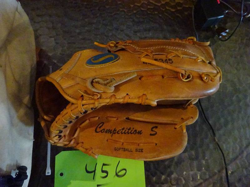 lot 456 image: Soft Ball Glove