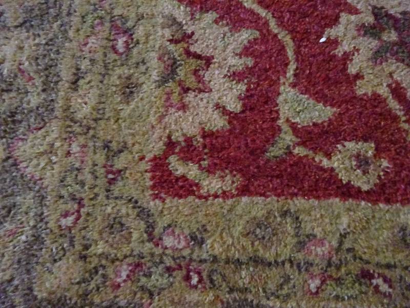 lot 574 image: 8 X 10  Area Rug