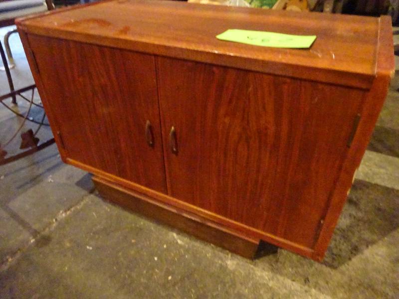 lot 467 image: Old Record Cabinet