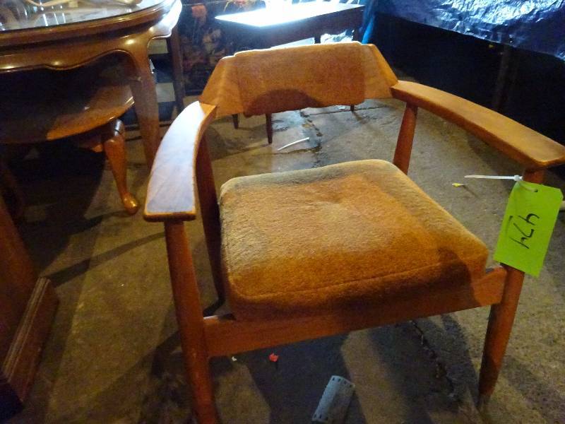 lot 474 image: Danish Modern Chair