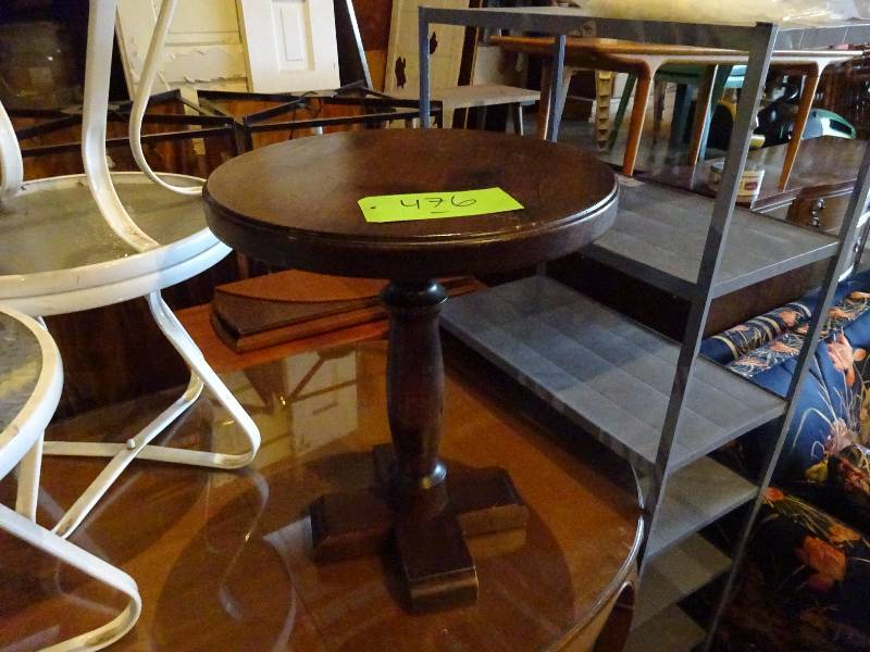 lot 476 image: Round Side Table